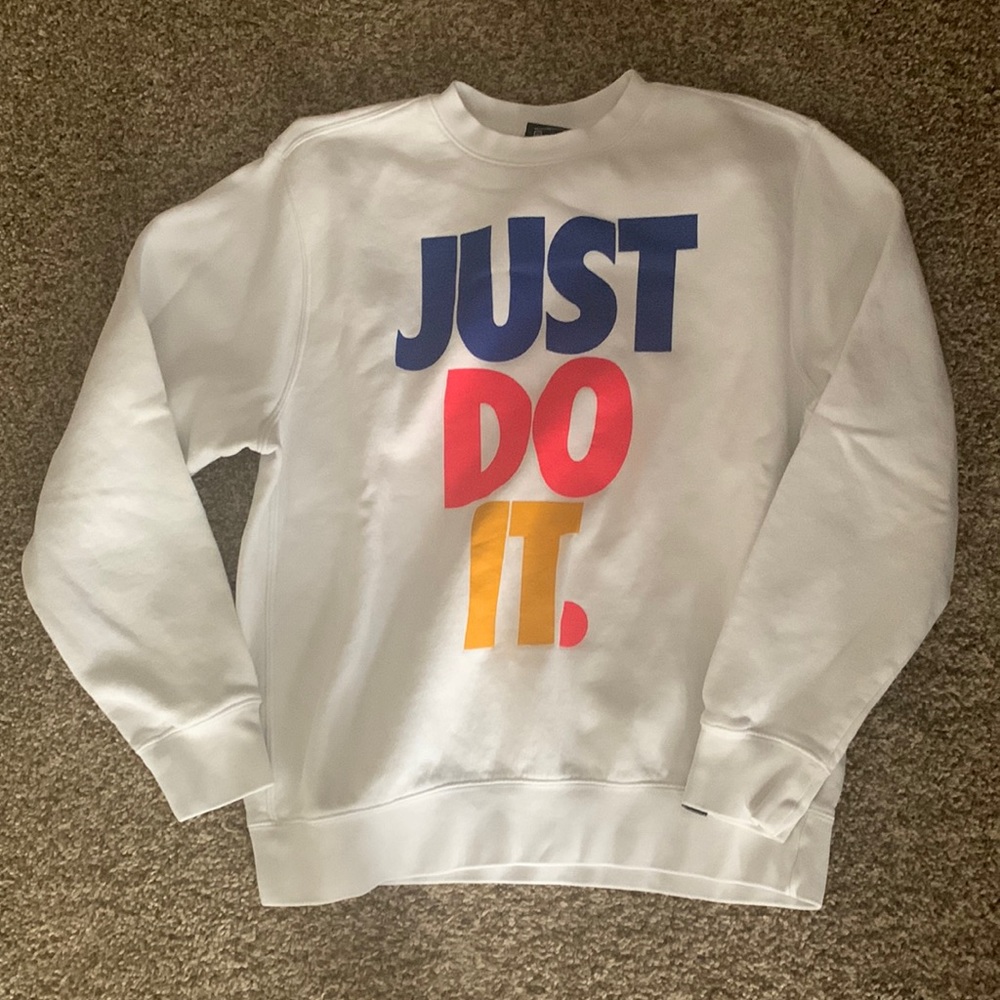 Nike sweatshirt. Medium